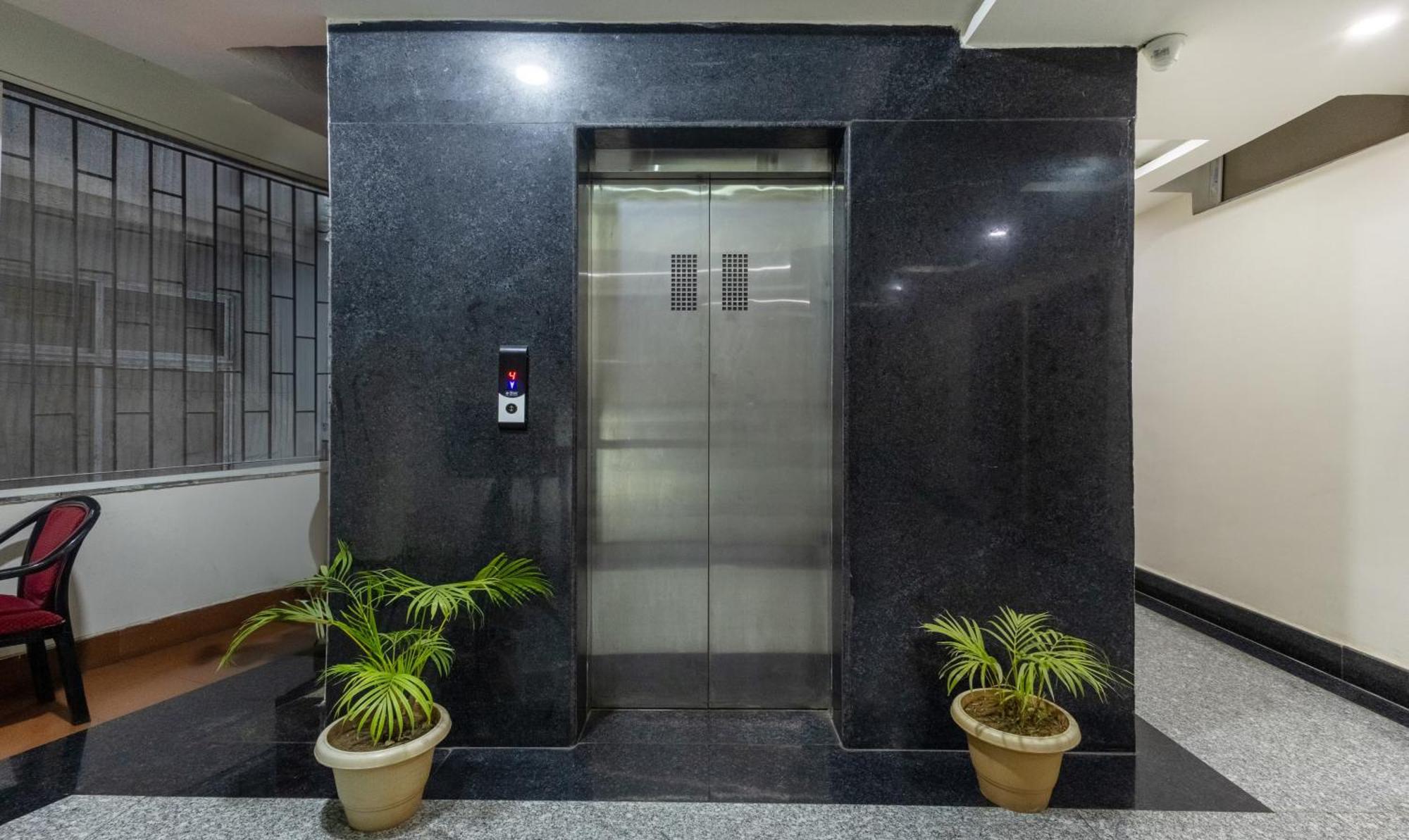 Swagatam Inn, 5 Minutes Walk From Guwahati Railway Station Exterior foto